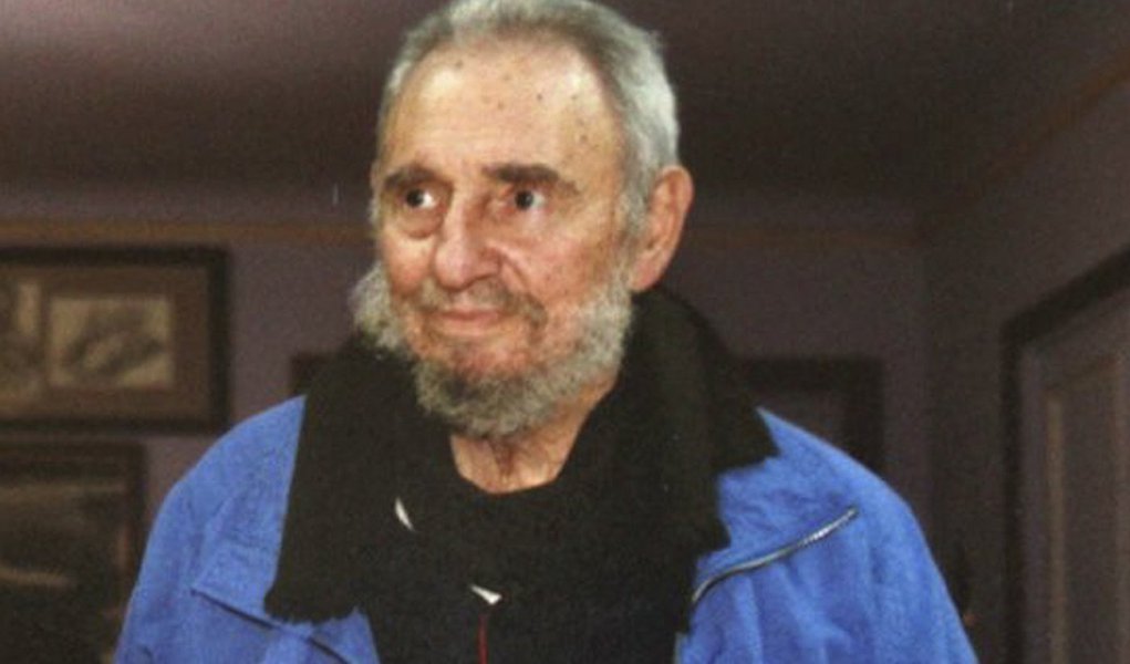 Grã-Bretanha deve deixar Malvinas, diz Fidel (Foto: REUTERS) Grã-Bretanha deve deixar Malvinas, diz Fidel