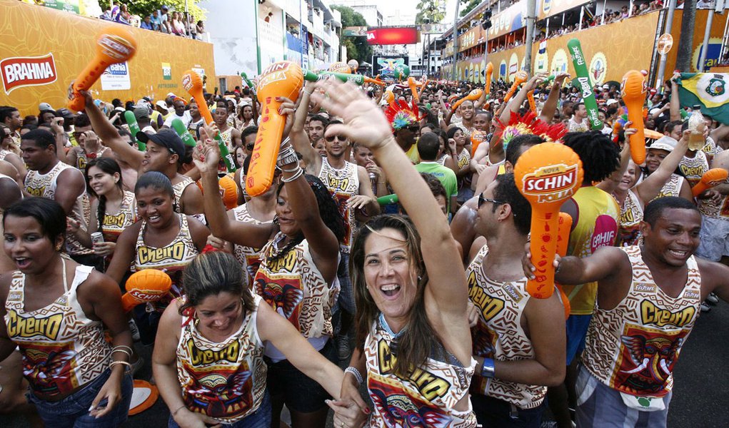 Greve da PM prejudicou venda de abadás em Salvador (Foto: LUCIANO DA MATA/AGÊNCIA ESTADO) Greve da PM prejudicou venda de abadás em Salvador