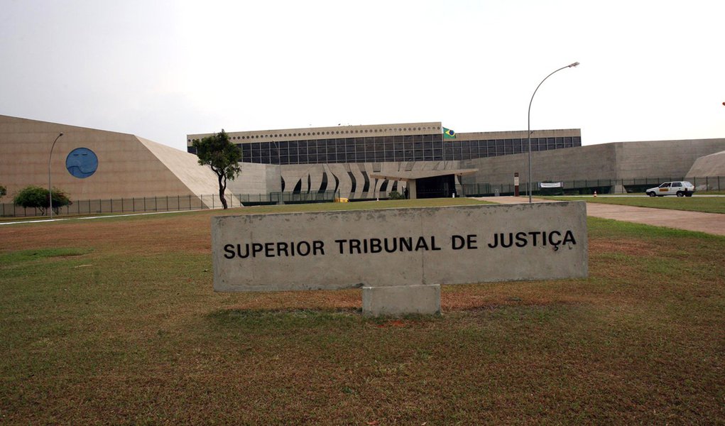 STJ condena pai por abandono material e afetivo (Foto: Alan Marques/Folhapress) STJ condena pai por abandono material e afetivo
