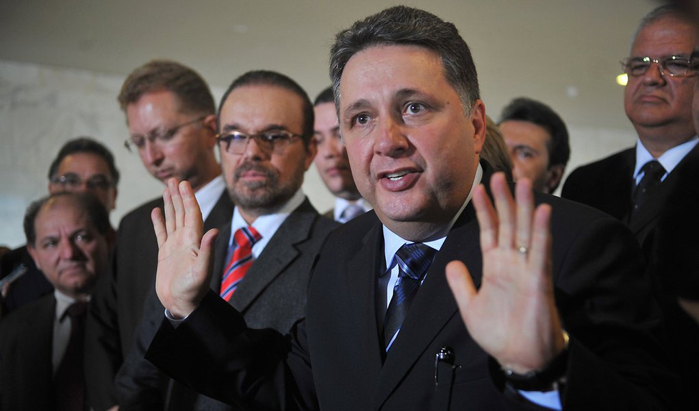 Garotinho pego em grampo incitando PMs contra o Rio (Foto: Antonio Cruz/AGÊNCIA BRASIL) Garotinho pego em grampo incitando PMs contra o Rio