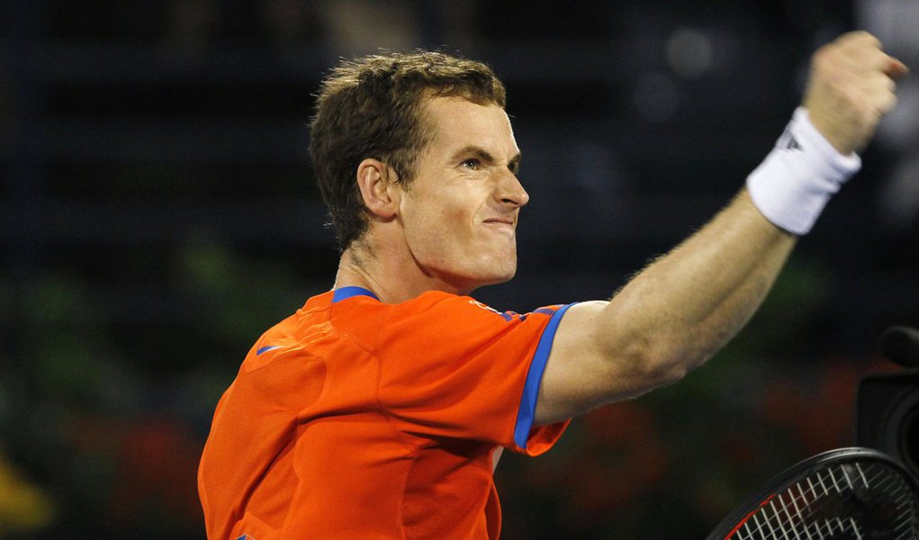 Murray vence Djokovic e se garante na final em Dubai (Foto: JUMANA EL HELOUEH/REUTERS) Murray vence Djokovic e se garante na final em Dubai