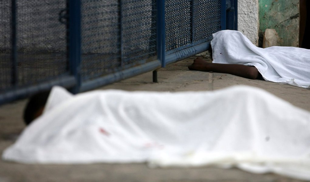 PMs baianos são suspeitos de 25 mortes durante greve (Foto: RAUL SPINASSé/AGÊNCIA ESTADO) PMs baianos são suspeitos de 25 mortes durante greve