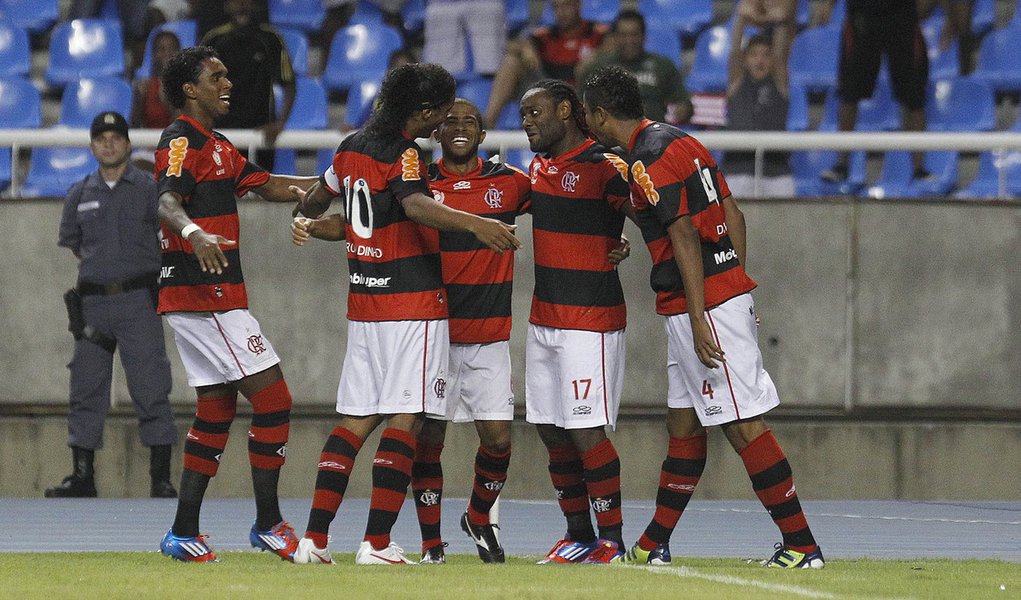Com gol de Love, Flamengo derrota o Emelec por 1 a 0 (Foto: WAGNER MEIER/AGÊNCIA ESTADO) Com gol de Love, Flamengo derrota o Emelec por 1 a 0