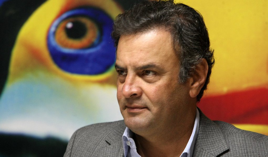 Aécio quer convencer PSB a apoiar Serra em SP (Foto: RENATO COBUCCI/AGÊNCIA ESTADO) Aécio quer convencer PSB a apoiar Serra em SP