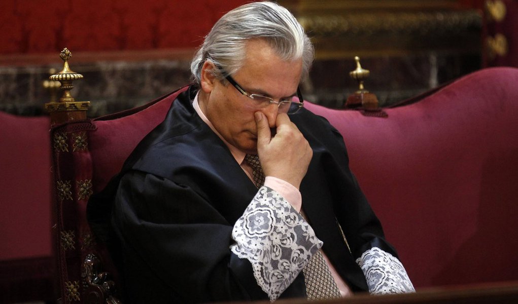 Corte Suprema da Espanha absolve juiz Baltasar Garzón (Foto: ANDREA COMAS/REUTERS) Corte Suprema da Espanha absolve juiz Baltasar Garzón
