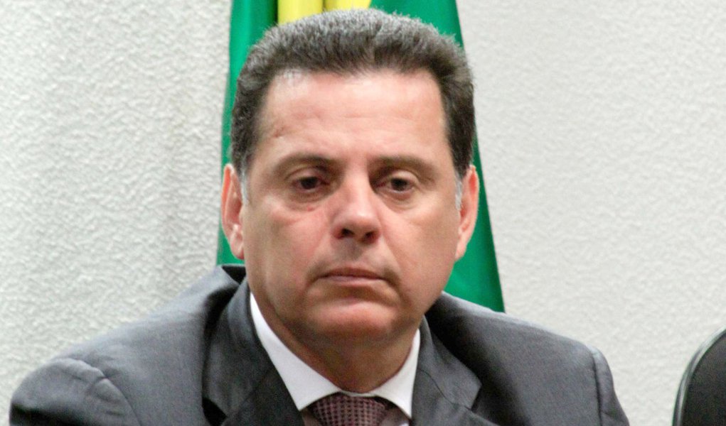 Perillo admite influência de Cachoeira em Goiás, mas de forma isolada (Foto: Andre Borges/Folhapress) Perillo admite influência de Cachoeira em Goiás, mas de forma isolada