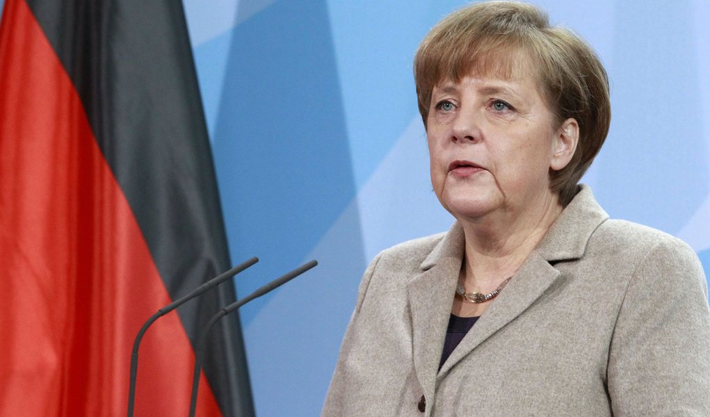Merkel pede urgência na escolha de presidente (Foto: THOMAS PETER/REUTERS) Merkel pede urgência na escolha de presidente