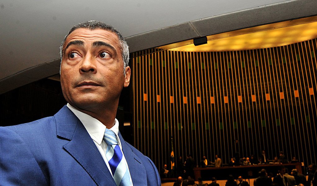 Romário se revolta com lentidão na Câmara (Foto: JOSE CRUZ/AGÊNCIA BRASIL ) Romário se revolta com lentidão na Câmara