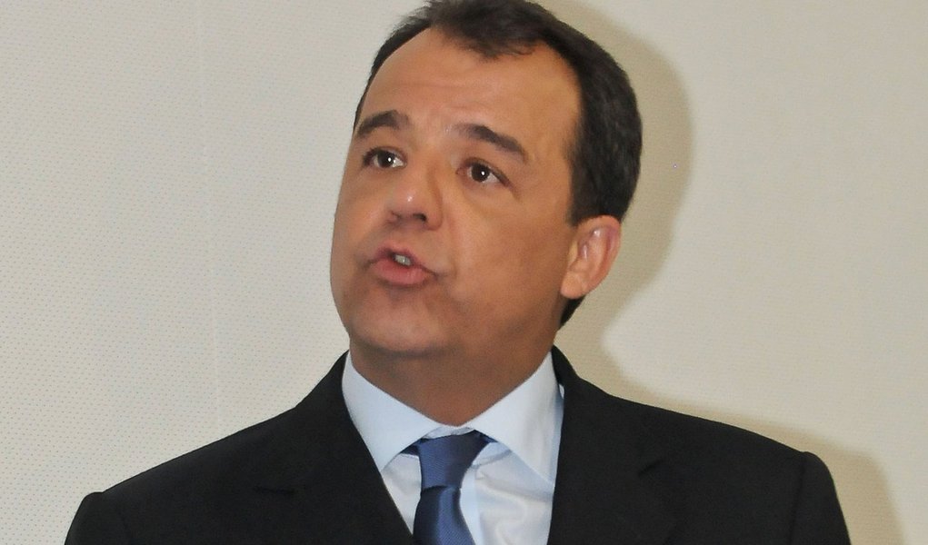 Cabral vê ‘zero risco’ de ter sido grampeado em esquema ilegal com a Delta (Foto: Folhapress) Cabral vê ‘zero risco’ de ter sido grampeado em esquema ilegal com a Delta