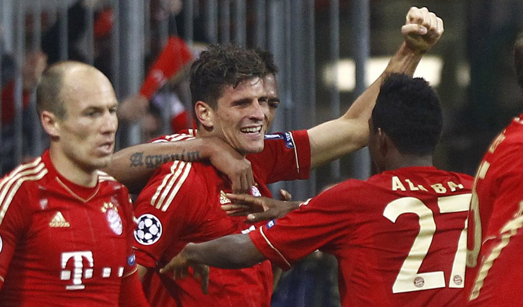 Bayern vence Real Madrid no fim e abre vantagem (Foto: Ralph Orlowski/Reuters) Bayern vence Real Madrid no fim e abre vantagem