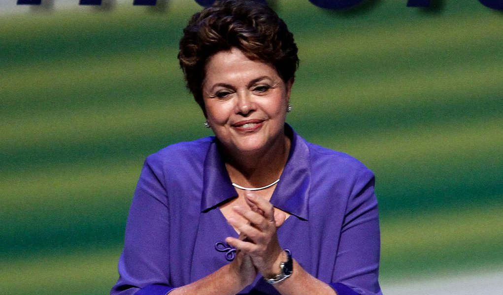Dilma manda ‘efusivos cumprimentos’ a François Hollande (Foto: Rudy Trindade/Folhapress) Dilma manda ‘efusivos cumprimentos’ a François Hollande
