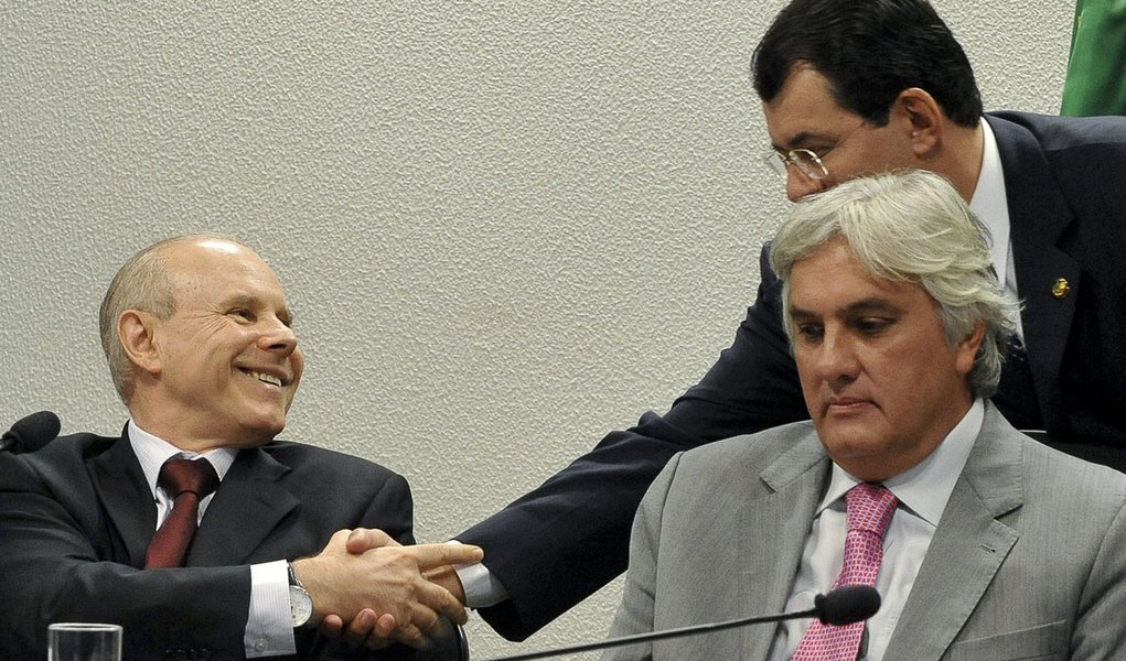 Mantega tira de letra audiência no Senado (Foto: Antonio Cruz/Agência Brasil) Mantega tira de letra audiência no Senado