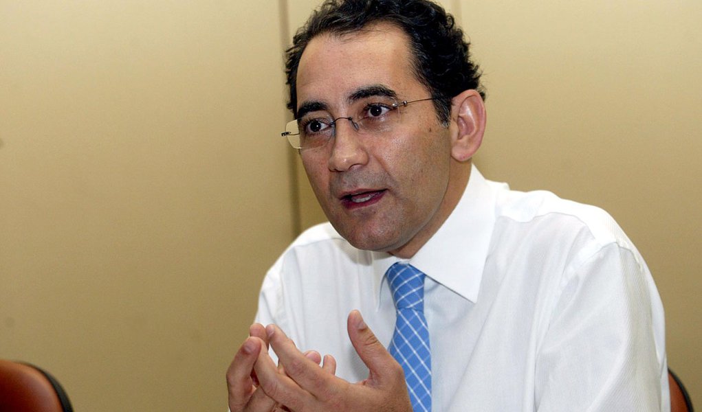 "Mensalão foi um erro assumido e corrigido pelo PT" (Foto: Alan Marques/Folhapress) "Mensalão foi um erro assumido e corrigido pelo PT"