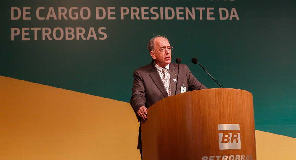 Qualquer operador do mercado financeiro que tivesse a informação sobre a decisão de Parente pode ter ganho alguns bilhões de dólares. E isso é um crime financeiro. Essa é a razão pela qual fatos relevantes só são comunicados ao mercado após o fim do pregão (Foto: Miguel do Rosário) Qualquer operador do mercado financeiro que tivesse a informação sobre a decisão de Parente pode ter ganho alguns bilhões de dólares. E isso é um crime financeiro. Essa é a razão pela qual fatos relevantes só são comunicados ao mercado após o fim do pregão