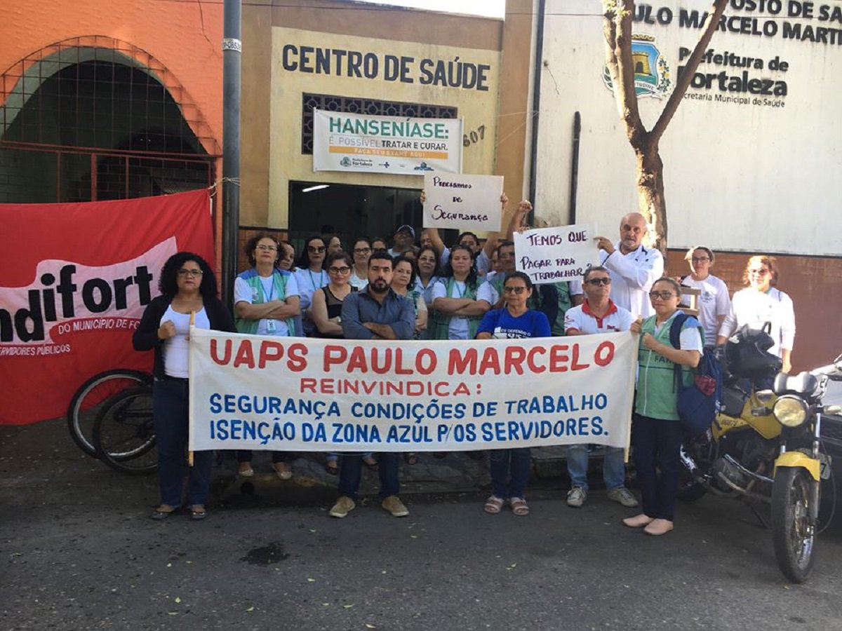 Servidores do Posto de Saúde Paulo Marcelo (Centro) paralisaram parcialmente atividades na manhã desta terça-feira (29) em ato contra a insegurança no local e por outras pautas específicas. Para não prejudicar a população, os funcionários estão trabalhando com 30% do efetivo do posto (Foto: Fatima 247) Servidores do Posto de Saúde Paulo Marcelo (Centro) paralisaram parcialmente atividades na manhã desta terça-feira (29) em ato contra a insegurança no local e por outras pautas específicas. Para não prejudicar a população, os funcionários estão trabalhando com 30% do efetivo do posto