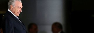 "Temer nunca teve qualificativos morais para ser presidente da República. Colocado no cargo por um Congresso golpista e corrupto e por um judiciário igualmente corrupto e golpista, levou o país ao caos e ao desgoverno e perdeu as condições políticas e administrativas para continuar no governo", diz o colunista Aldo Fornazieri; "Renúncia imediata de Temer. Ela deve ser exigida pelos partidos e pelas entidades da sociedade civil. O Brasil não tem mais governo e Temer não tem nenhuma autoridade. Manter Temer significa prolongar a crise e o sofrimento do povo" (Foto: Aldo Fornazieri) "Temer nunca teve qualificativos morais para ser presidente da República. Colocado no cargo por um Congresso golpista e corrupto e por um judiciário igualmente corrupto e golpista, levou o país ao caos e ao desgoverno e perdeu as condições políticas e administrativas para continuar no governo", diz o colunista Aldo Fornazieri; "Renúncia imediata de Temer. Ela deve ser exigida pelos partidos e pelas entidades da sociedade civil. O Brasil não tem mais governo e Temer não tem nenhuma autoridade. Manter Temer significa prolongar a crise e o sofrimento do povo"