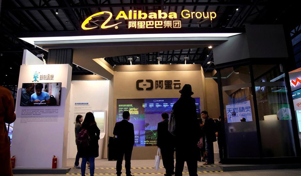 Durante a Expo China de 2018, no ultimo sábado (26), em Guiyang, província de Guizhou, foi apresentada uma plataforma de análise visual de big data. A feira atraiu mais de 40 mil participantes de quase 30 países (Foto: Reinaldo) Durante a Expo China de 2018, no ultimo sábado (26), em Guiyang, província de Guizhou, foi apresentada uma plataforma de análise visual de big data. A feira atraiu mais de 40 mil participantes de quase 30 países