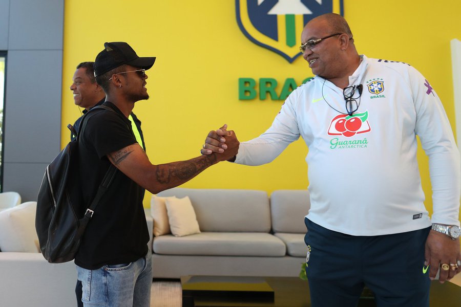 Douglas Costa se apresenta à Seleção Brasileira na Granja Comary, em Teresópolis. (Foto: Pablo Nacer) Douglas Costa se apresenta à Seleção Brasileira na Granja Comary, em Teresópolis.