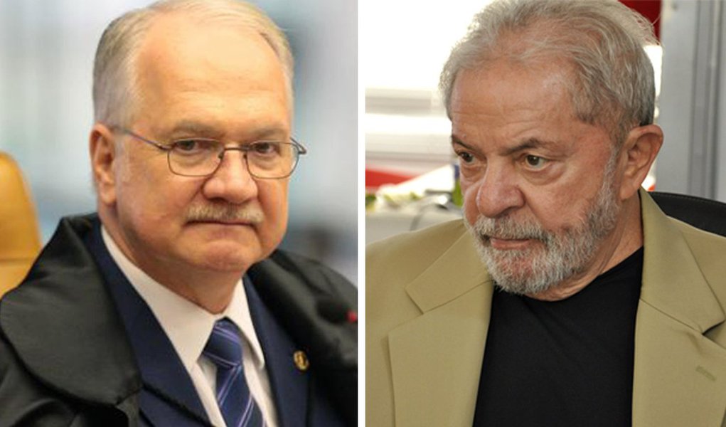 O ministro Edson Fachin, do Supremo Tribunal Federal (STF), autorizou nesta quarta-feira (23) a visita de deputados da Comissão de Direitos Humanos da Câmara ao ex-presidente Lula, que é mantido como preso político desde o dia 7 de abril; em 23 de abril, a juíza federal Carolina Lebbos tinha negado o acesso de deputados às dependências da Superintendência da PF; ao atender o pedido dos deputados, Fachin disse que a 12ª Vara Federal de Curitiba deve entrar em acordo com a Comissão Externa da Câmara que acompanha a prisão do ex-presidente para estabelecer dia, hora e as condições de segurança para a visita (Foto: Aquiles Lins) O ministro Edson Fachin, do Supremo Tribunal Federal (STF), autorizou nesta quarta-feira (23) a visita de deputados da Comissão de Direitos Humanos da Câmara ao ex-presidente Lula, que é mantido como preso político desde o dia 7 de abril; em 23 de abril, a juíza federal Carolina Lebbos tinha negado o acesso de deputados às dependências da Superintendência da PF; ao atender o pedido dos deputados, Fachin disse que a 12ª Vara Federal de Curitiba deve entrar em acordo com a Comissão Externa da Câmara que acompanha a prisão do ex-presidente para estabelecer dia, hora e as condições de segurança para a visita