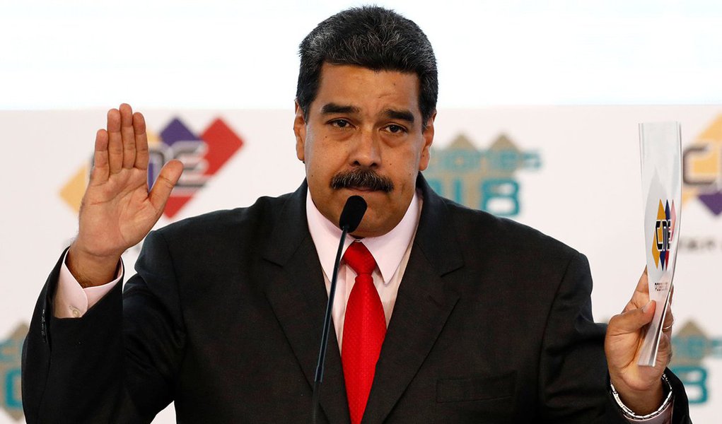 Maduro recebe certificado como vencedor das eleições 22/5/2018 REUTERS/Marco Bello (Foto: Paulo Emílio) Maduro recebe certificado como vencedor das eleições 22/5/2018 REUTERS/Marco Bello