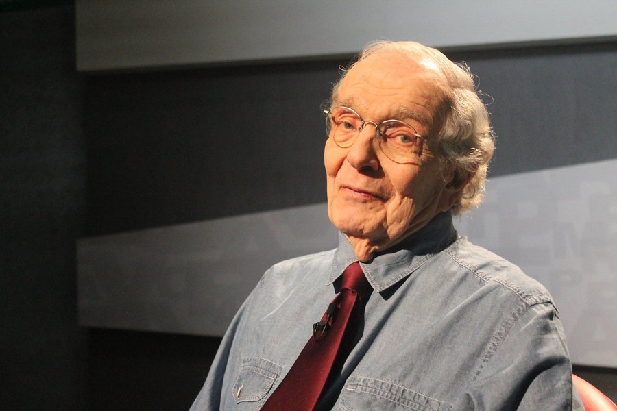 Morreu aos 86 anos na manhã desta terça (22) um dos maiores nomes do jornalismo brasileiro, Alberto Dines; ele estava internado há dez dias no Hospital Albert Einstein, em São Paulo; o velório deve ocorrer em São Paulo; além de atuante por décadas em alguns dos principais veículos de comunicação do país, Dines foi o fundador do Observatório da Imprensa, em 1996, que se tornou uma referência crítica do jornalismo brasileiro (Foto: Mauro Lopes) Morreu aos 86 anos na manhã desta terça (22) um dos maiores nomes do jornalismo brasileiro, Alberto Dines; ele estava internado há dez dias no Hospital Albert Einstein, em São Paulo; o velório deve ocorrer em São Paulo; além de atuante por décadas em alguns dos principais veículos de comunicação do país, Dines foi o fundador do Observatório da Imprensa, em 1996, que se tornou uma referência crítica do jornalismo brasileiro