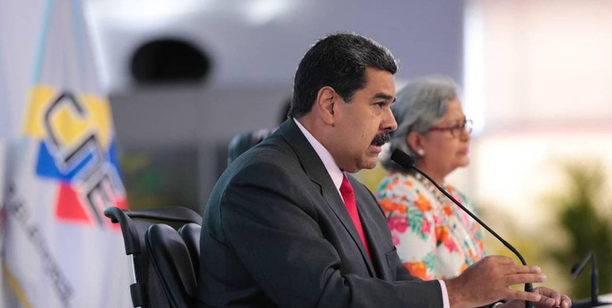 Confirmando a promessa que fez no encerramento da campanha eleitoral, o presidente venezuelano, reeleito no último domingo, (20) deu o primeiro passo para promover o reencontro da nação (Foto: Reinaldo) Confirmando a promessa que fez no encerramento da campanha eleitoral, o presidente venezuelano, reeleito no último domingo, (20) deu o primeiro passo para promover o reencontro da nação