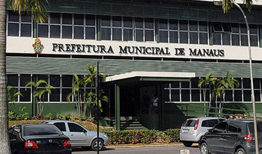 O prefeito de Manaus, Arthur Virgílio Neto, decretou ponto facultativo nesta sexta-feira, 25, nos órgãos e entidades da estrutura organizacional do Executivo Municipal, devido à crise no abastecimento de combustível, em decorrência da paralisação nacional dos caminhoneiros; 499 escolas da rede municipal de Educação, mais prédios administrativos da Secretaria Municipal de Educação (Semed), não funcionarão (Foto: Aquiles Lins) O prefeito de Manaus, Arthur Virgílio Neto, decretou ponto facultativo nesta sexta-feira, 25, nos órgãos e entidades da estrutura organizacional do Executivo Municipal, devido à crise no abastecimento de combustível, em decorrência da paralisação nacional dos caminhoneiros; 499 escolas da rede municipal de Educação, mais prédios administrativos da Secretaria Municipal de Educação (Semed), não funcionarão