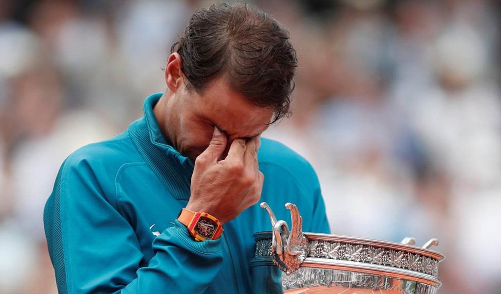 O tenista número 1 do mundo, Rafael Nadal, conquistou neste domingo (10) seu 11° título no torneio de Roland Garros, batendo o austríaco Dominic Thiem (8º) em três sets, parciais de 6-4, 6-3 e 6-2 (Foto: Aquiles Lins) O tenista número 1 do mundo, Rafael Nadal, conquistou neste domingo (10) seu 11° título no torneio de Roland Garros, batendo o austríaco Dominic Thiem (8º) em três sets, parciais de 6-4, 6-3 e 6-2