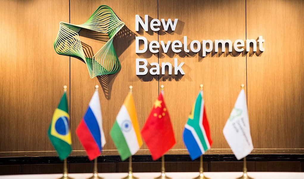 O Novo Banco de Desenvolvimento (NBD), instituição criada pelos países membros do Brics (que reúne o Brasil, a Rússia, Índia, China e África do Sul), abrirá seu escritório regional das Américas no Brasil neste ano; o NDB tem como objetivo financiar projetos de infraestrutura e desenvolvimento sustentado em países do grupo e outras economias emergentes e países em desenvolvimento (Foto: Paulo Emílio) O Novo Banco de Desenvolvimento (NBD), instituição criada pelos países membros do Brics (que reúne o Brasil, a Rússia, Índia, China e África do Sul), abrirá seu escritório regional das Américas no Brasil neste ano; o NDB tem como objetivo financiar projetos de infraestrutura e desenvolvimento sustentado em países do grupo e outras economias emergentes e países em desenvolvimento