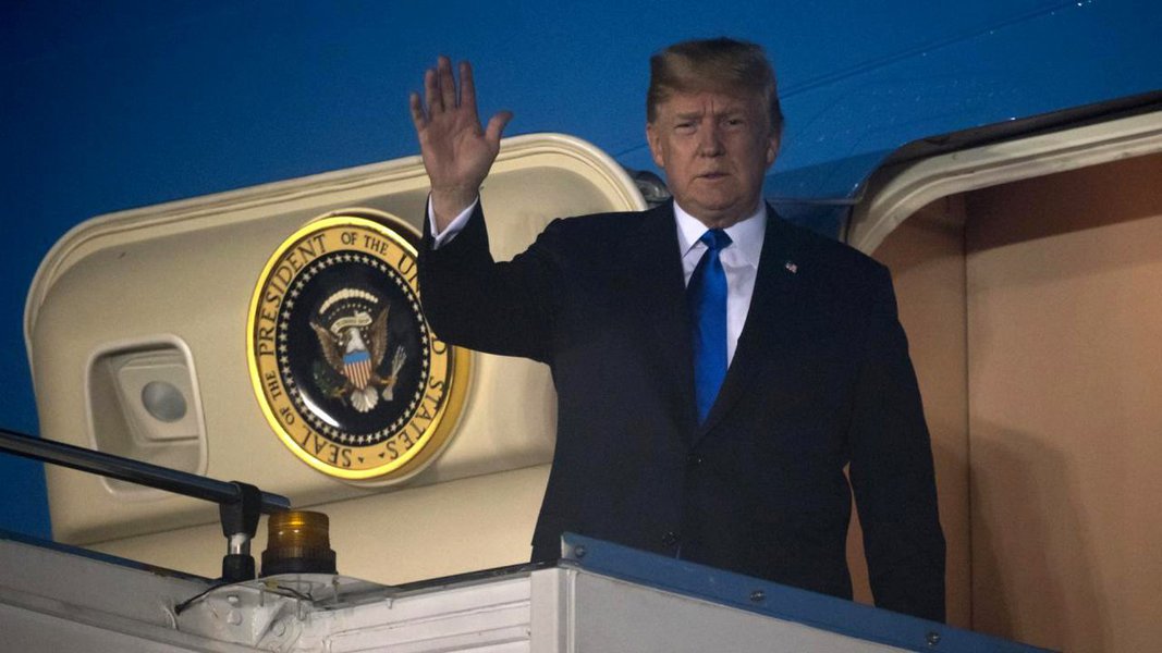 residente dos Estados Unidos, Donald Trump, chegou a Cingapura neste domingo antes de uma cúpula histórica com o líder norte-coreano Kim Jong Un sobre o futuro do arsenal nuclear de Pyongyang; os dois devem se reunir na terça-feira na ilha turística de Sentosa (Foto: Aquiles Lins) residente dos Estados Unidos, Donald Trump, chegou a Cingapura neste domingo antes de uma cúpula histórica com o líder norte-coreano Kim Jong Un sobre o futuro do arsenal nuclear de Pyongyang; os dois devem se reunir na terça-feira na ilha turística de Sentosa