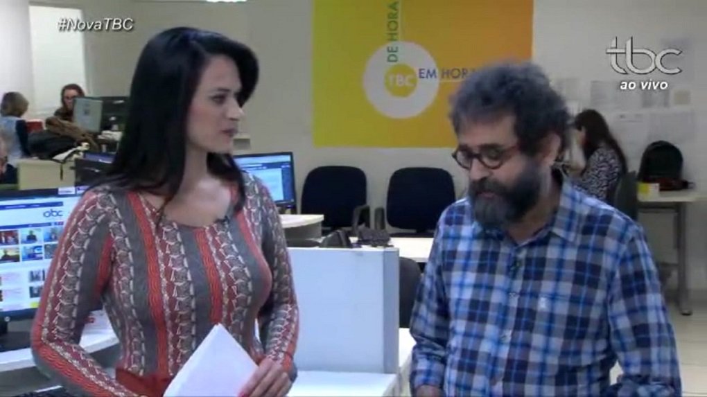 Durante o boletim de Hora em Hora da nova TV Brasil Central (TBC), que foi ao ar na manhã de quarta-feira (23), o editor-chefe do Jornal Opção, Euler de França Belém, comentou sobre alguns dos legados do escritor Philip Roth; o escritor morreu nesta terça-feira, aos 85 anos, de insuficiência cardíaca; segundo Euler de França Belém, Philip Roth já teve como referência um escritor brasileiro; “Ele se inspirou em Machado de Assis para escrever o livro ‘Indignação’” (Foto: José Barbacena) Durante o boletim de Hora em Hora da nova TV Brasil Central (TBC), que foi ao ar na manhã de quarta-feira (23), o editor-chefe do Jornal Opção, Euler de França Belém, comentou sobre alguns dos legados do escritor Philip Roth; o escritor morreu nesta terça-feira, aos 85 anos, de insuficiência cardíaca; segundo Euler de França Belém, Philip Roth já teve como referência um escritor brasileiro; “Ele se inspirou em Machado de Assis para escrever o livro ‘Indignação’”