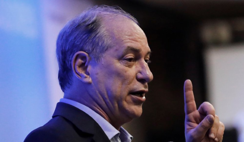 Pré-candidato do PDT à Presidência, Ciro Gomes, discursa em evento com sindicalistas em São Paulo 27/04/2018 REUTERS/Nacho Doce (Foto: Gustavo Castañon) Pré-candidato do PDT à Presidência, Ciro Gomes, discursa em evento com sindicalistas em São Paulo 27/04/2018 REUTERS/Nacho Doce