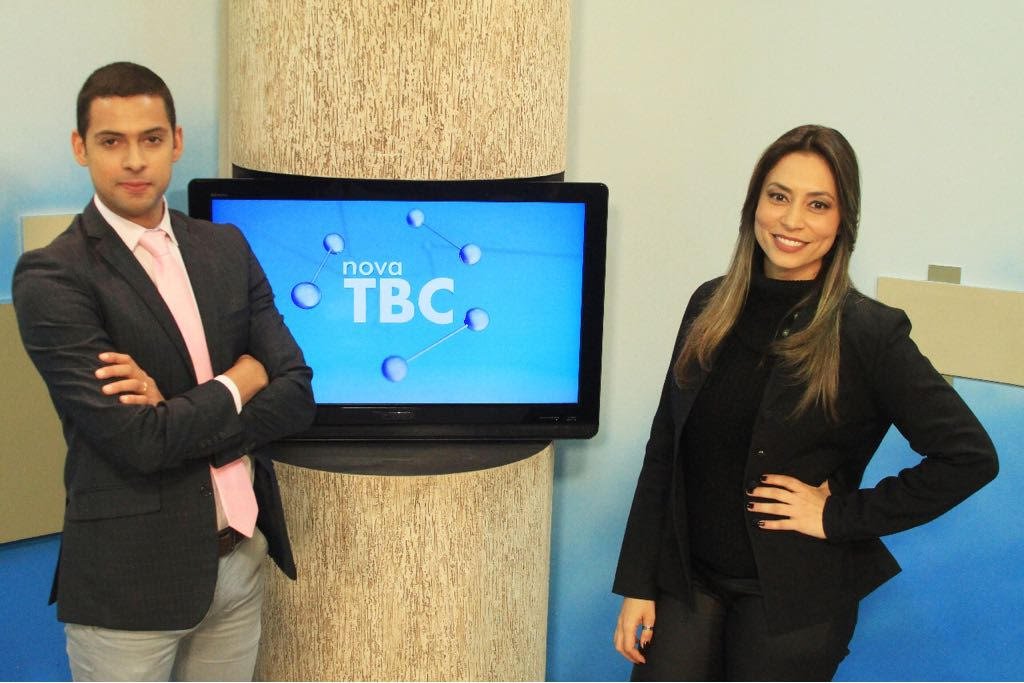 Tulio Isac Filho estreou nesta segunda-feira (21) na nova TV Brasil Central (TBC); ele vai apresentar, ao lado da jornalista Michelle Bousson, o JBC 1ª edição; a proposta com a formação da dupla na bancada é dar mais interatividade ao telejornal da nova TBC. O programa vai ao ar às 11h50; a novidade faz parte do projeto de revitalização promovido pela Agência Brasil Central (ABC), na direção do jornalista João Bosco Bittencourt (Foto: José Barbacena) Tulio Isac Filho estreou nesta segunda-feira (21) na nova TV Brasil Central (TBC); ele vai apresentar, ao lado da jornalista Michelle Bousson, o JBC 1ª edição; a proposta com a formação da dupla na bancada é dar mais interatividade ao telejornal da nova TBC. O programa vai ao ar às 11h50; a novidade faz parte do projeto de revitalização promovido pela Agência Brasil Central (ABC), na direção do jornalista João Bosco Bittencourt