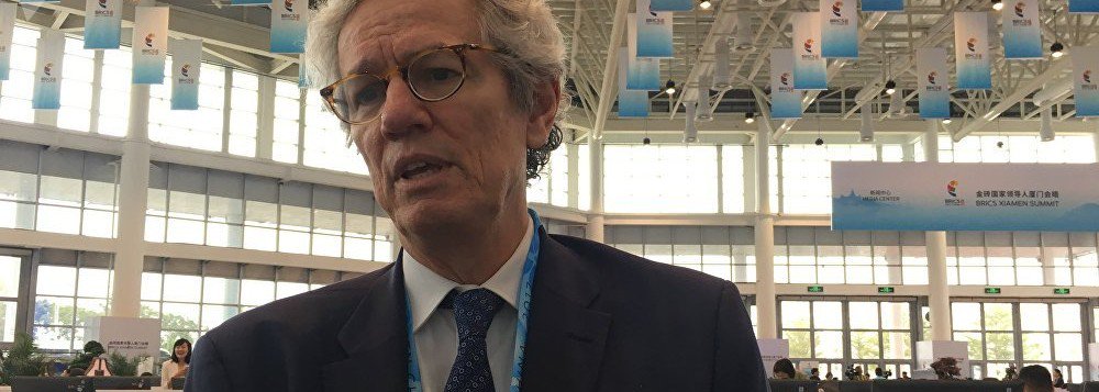 EconomistaPaulo Nogueira Batista Jr. diz no jornal GGN que, "diante de uma onda especulativa no mercado cambial, alimentada pela alta dos juros nos EUA, o Banco Central permaneceu inerte. Demorou várias semanas a agir, permitindo assim que a situação brasileira começasse a ser vista como pior do que realmente é" (Foto: Leonardo Lucena) EconomistaPaulo Nogueira Batista Jr. diz no jornal GGN que, "diante de uma onda especulativa no mercado cambial, alimentada pela alta dos juros nos EUA, o Banco Central permaneceu inerte. Demorou várias semanas a agir, permitindo assim que a situação brasileira começasse a ser vista como pior do que realmente é"