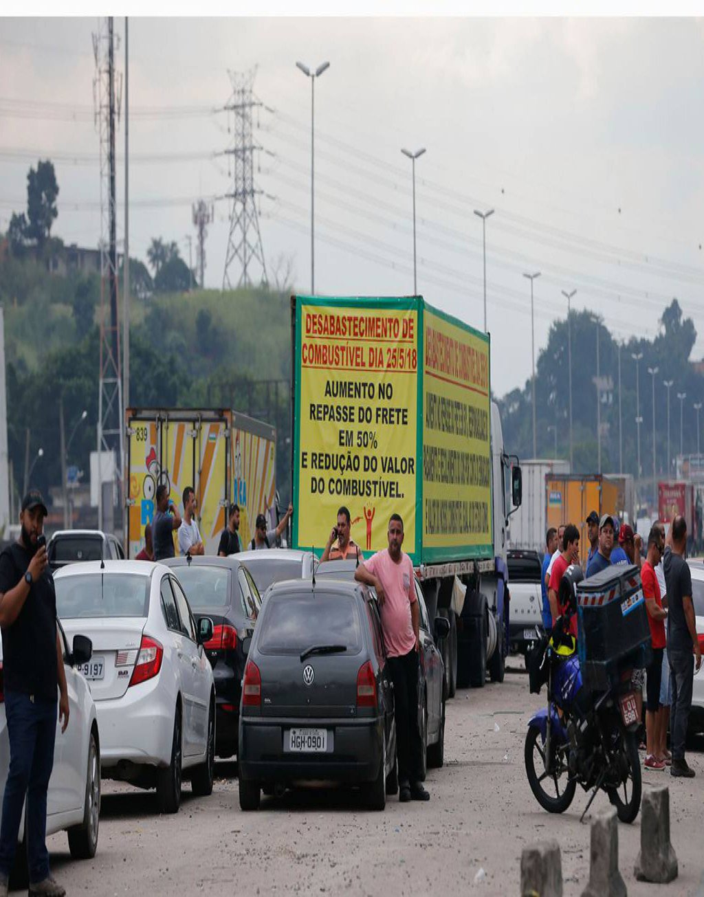 Balanço divulgado pela Associação Brasileiros dos Caminhoneiros apontou um aumento na quantidade de interdições em rodovias pelo movimento de paralisação dos caminhoneiros no dia seguinte ao acordo firmado pelo governo; de acordo com as estatísticas, existem 521 pontos interditados na manhã desta sexta-feira (25) em 25 estados (Foto: Leonardo Lucena) Balanço divulgado pela Associação Brasileiros dos Caminhoneiros apontou um aumento na quantidade de interdições em rodovias pelo movimento de paralisação dos caminhoneiros no dia seguinte ao acordo firmado pelo governo; de acordo com as estatísticas, existem 521 pontos interditados na manhã desta sexta-feira (25) em 25 estados