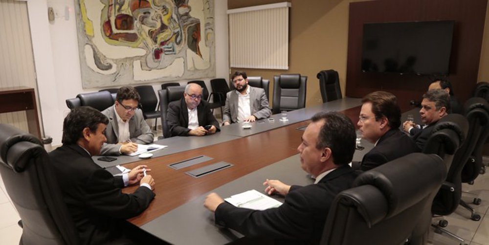 O governo do Piauí assinou termo de cooperação com o Ministério da Previdência que possibilitará o cruzamento de dados dos funcionários do Estado com a base do INSS; objetivo é verificar especificamente a acumulação ilegal de cargos e de benefícios públicos e de benefícios entre os regimes de previdência federal e estadual, e a ocorrência de mortes não informadas, bem como o descumprimento das legislações (Foto: Voney Malta) O governo do Piauí assinou termo de cooperação com o Ministério da Previdência que possibilitará o cruzamento de dados dos funcionários do Estado com a base do INSS; objetivo é verificar especificamente a acumulação ilegal de cargos e de benefícios públicos e de benefícios entre os regimes de previdência federal e estadual, e a ocorrência de mortes não informadas, bem como o descumprimento das legislações