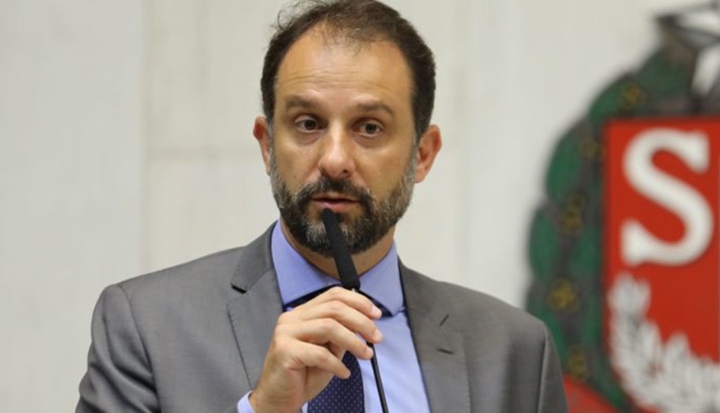 O novo secretário da Fazenda de São Paulo, Luiz Claudio Rodrigues de Carvalho, é alvo de cinco investigações no Ministério Público Estadual de São Paulo; nomeado no dia 16, Carvalho é investigado por desobediência, omissão de dados solicitados pela Promotoria e improbidade administrativa (Foto: Paulo Emílio) O novo secretário da Fazenda de São Paulo, Luiz Claudio Rodrigues de Carvalho, é alvo de cinco investigações no Ministério Público Estadual de São Paulo; nomeado no dia 16, Carvalho é investigado por desobediência, omissão de dados solicitados pela Promotoria e improbidade administrativa