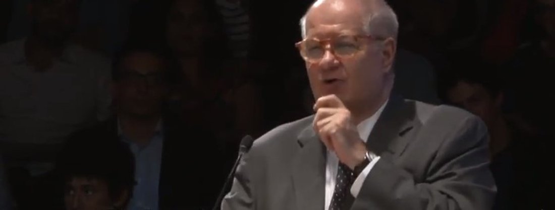 O jornalista Elio Gaspari tem uma incrível vocação para entortar fatos históricos. Na função de "historialista", nem historiador nem jornalista, não perdeu a oportunidade de entortá-los em favor do comandante civil do golpe. O castigo não veio neste caso em documentos da CIA, mas na forma do livro de um sinistro agente das trevas, Cláudio Guerra (Foto: Palmério Doria) O jornalista Elio Gaspari tem uma incrível vocação para entortar fatos históricos. Na função de "historialista", nem historiador nem jornalista, não perdeu a oportunidade de entortá-los em favor do comandante civil do golpe. O castigo não veio neste caso em documentos da CIA, mas na forma do livro de um sinistro agente das trevas, Cláudio Guerra