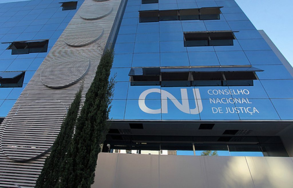 A “reforma do Judiciário” acabou sendo guiada pelo ideário neoliberal do Banco Mundial e focou apenas um referencial de “eficiência”. O Conselho Nacional de Justiça e o Conselho Nacional do Ministério Público se tornaram espelhos do que deveriam combater (Foto: Wadih Damous) A “reforma do Judiciário” acabou sendo guiada pelo ideário neoliberal do Banco Mundial e focou apenas um referencial de “eficiência”. O Conselho Nacional de Justiça e o Conselho Nacional do Ministério Público se tornaram espelhos do que deveriam combater