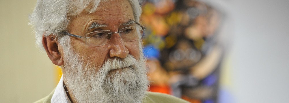 O escritor e teólogo Leonardo Boff criticou o governo de Michel Temer; "O golpistas golpearam tanto o povo brasileiro que se orgulhava de seu futebol(abstraindo do 7x1) e de seu carnaval que lhe roubaram o que de mais precioso possuía: o entusiasmo. Os políticos e o Judiciário nos produzem desprezo e vergonha. Não merecemos esse destino" (Foto: Leonardo Lucena) O escritor e teólogo Leonardo Boff criticou o governo de Michel Temer; "O golpistas golpearam tanto o povo brasileiro que se orgulhava de seu futebol(abstraindo do 7x1) e de seu carnaval que lhe roubaram o que de mais precioso possuía: o entusiasmo. Os políticos e o Judiciário nos produzem desprezo e vergonha. Não merecemos esse destino"