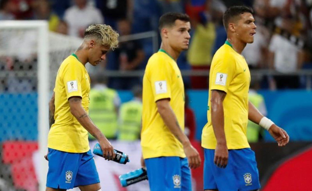 Há dias, antes da estréia de Brasil da copa da Rússia, vinha o mesmo martelar: Neymar, Neymar. Como se tudo dependesse de um jogador, franzino, habilidoso sem dúvida, coleção de topetes exóticos. Criava-se um mito, logo adiante talvez descartável, e tudo passaria a depender dele e não do conjunto da seleção (Foto: Luiz Alberto Gómez de Souza) Há dias, antes da estréia de Brasil da copa da Rússia, vinha o mesmo martelar: Neymar, Neymar. Como se tudo dependesse de um jogador, franzino, habilidoso sem dúvida, coleção de topetes exóticos. Criava-se um mito, logo adiante talvez descartável, e tudo passaria a depender dele e não do conjunto da seleção