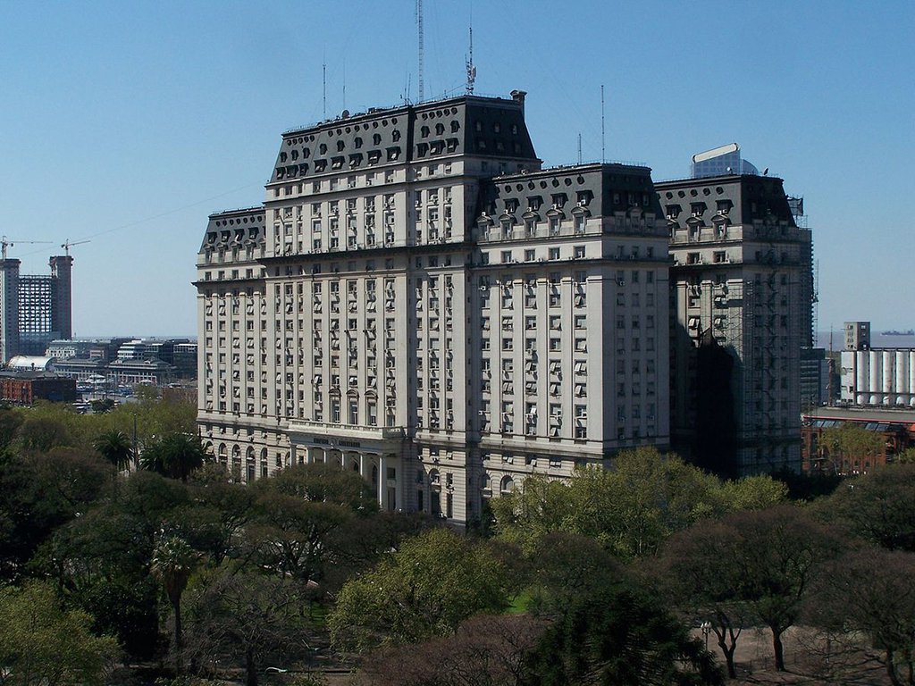 Uma pesquisa identificaria que o governo Maurício Macri terceirizou parte do Ministério da Defesa exatamente para um país estrangeiro. O modelo de subserviência argentina se supera ao permitir que os EUA utilizem a estrutura estratégica da nação e que tenham informações privilegiadas a partir desta instalação (Foto: Túlio Ribeiro) Uma pesquisa identificaria que o governo Maurício Macri terceirizou parte do Ministério da Defesa exatamente para um país estrangeiro. O modelo de subserviência argentina se supera ao permitir que os EUA utilizem a estrutura estratégica da nação e que tenham informações privilegiadas a partir desta instalação