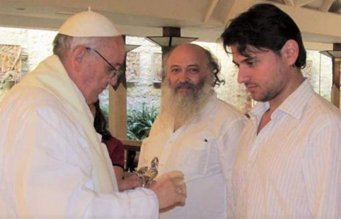 A velha mídia nacional continua insistindo que a visita de Juan Grabois não tem nenhuma relação com o Papa Francisco ou com o Vaticano. Tudo para desqualificar o ex-presidente Lula e negar que se trata de um preso político, visão compartilhada por diversas lideranças mundiais (Foto: Esmael Morais) A velha mídia nacional continua insistindo que a visita de Juan Grabois não tem nenhuma relação com o Papa Francisco ou com o Vaticano. Tudo para desqualificar o ex-presidente Lula e negar que se trata de um preso político, visão compartilhada por diversas lideranças mundiais