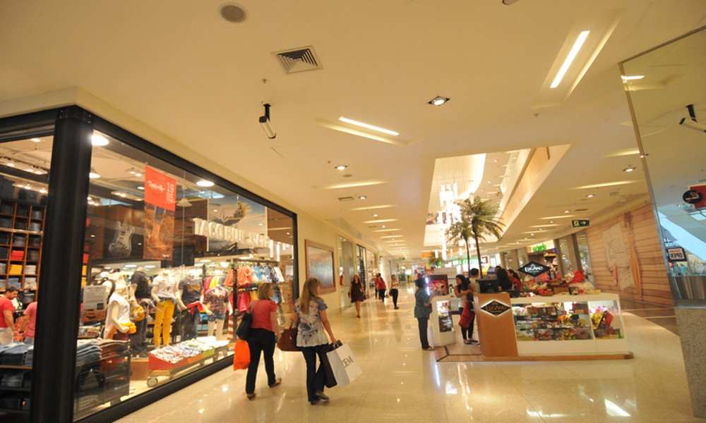 19/03/2015. Credito: Rodrigo Clemente/EM/D.A Press. Brasil. Belo Horizonte - MG. Perfil do frenquentador dos shoppings de BH. Consumidor passa em media, 74 minutos no mall. Na foto, frequentadores do Boulevard Shopping. (Foto: Gustavo Conde) 19/03/2015. Credito: Rodrigo Clemente/EM/D.A Press. Brasil. Belo Horizonte - MG. Perfil do frenquentador dos shoppings de BH. Consumidor passa em media, 74 minutos no mall. Na foto, frequentadores do Boulevard Shopping.