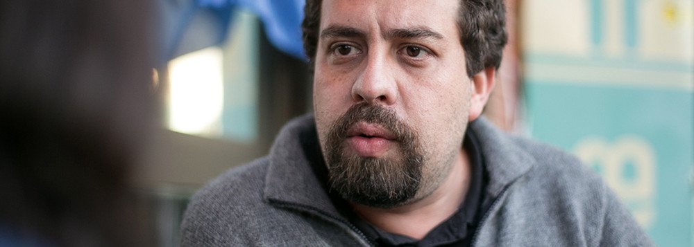 Presidenciável Guilherme Boulos (Psol) afirmou que o "uso do vídeo na arbitragem da Copa mostra que juiz de futebol não é Deus e pode falhar"; "O Judiciário brasileiro deveria aprender com isso, ainda mais com tantos juízes que tem time político escancarado. Pode isso, Arnaldo?" (Foto: Leonardo Lucena) Presidenciável Guilherme Boulos (Psol) afirmou que o "uso do vídeo na arbitragem da Copa mostra que juiz de futebol não é Deus e pode falhar"; "O Judiciário brasileiro deveria aprender com isso, ainda mais com tantos juízes que tem time político escancarado. Pode isso, Arnaldo?"