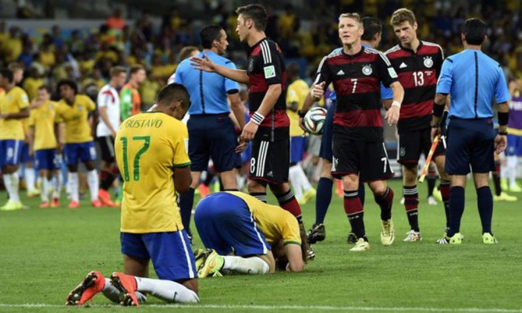 O colunista Gustavo Conde questiona a situação inusitada que a seleção brasileira de futebol vai enfrentar nessa Copa do Mundo; ele diz que, pela primeira vez na história, a seleção entrará em campo sem a pressão do torcedor; Conde indaga se essa ausência de pressão será positiva ou negativa para um campeonato mundial que é muito calcado na capacidade emocional dos jogadores (Foto: Gustavo Conde) O colunista Gustavo Conde questiona a situação inusitada que a seleção brasileira de futebol vai enfrentar nessa Copa do Mundo; ele diz que, pela primeira vez na história, a seleção entrará em campo sem a pressão do torcedor; Conde indaga se essa ausência de pressão será positiva ou negativa para um campeonato mundial que é muito calcado na capacidade emocional dos jogadores