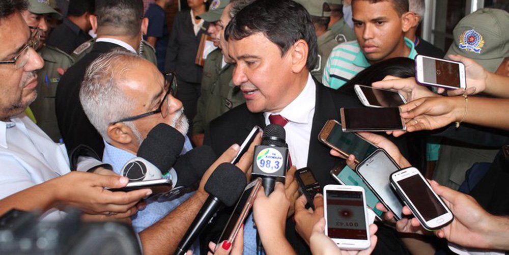 O Piauí foi um dos estados que recorreu ao STF para obrigar o governo a repassar recursos referentes a 20% da parcela relativa à Desvinculação das Receitas da União (DRU); valores devidos para chegam a R$ 21 bilhões, em relação a 2017; "está asfixiando os Estados e Municípios com bloqueio de recursos do FPE e FPM e com aplicação inconstitucional da DRU”, diz o governador Wellington Dias (Foto: Voney Malta) O Piauí foi um dos estados que recorreu ao STF para obrigar o governo a repassar recursos referentes a 20% da parcela relativa à Desvinculação das Receitas da União (DRU); valores devidos para chegam a R$ 21 bilhões, em relação a 2017; "está asfixiando os Estados e Municípios com bloqueio de recursos do FPE e FPM e com aplicação inconstitucional da DRU”, diz o governador Wellington Dias