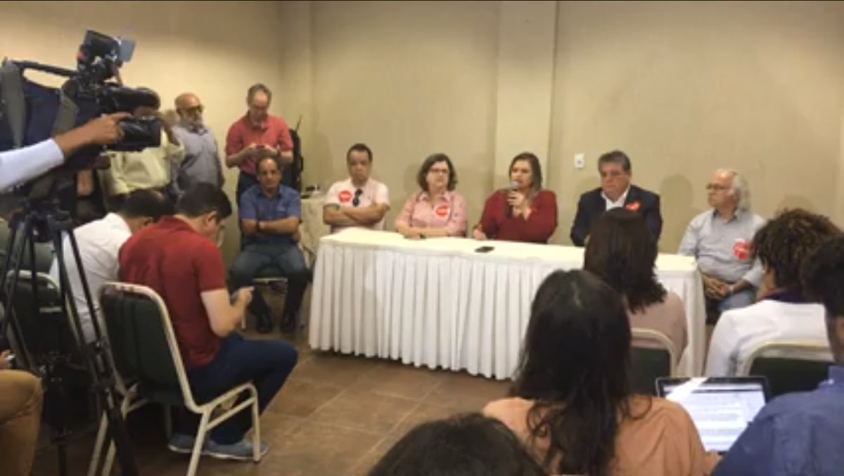 O deputado federal Silvio Costa (Avante) fechou aliança com a vereadora e pré-candidata ao Governo de Pernambuco Marília Arraes (PT) e será pré-candidato ao Senado na chapa encabeçada pela petista; aliança fortalece Marília, que vem sendo alvo de críticas por um suposto isolamento dentro do partido, uma vez que lideranças defendem que a legenda faça coligação com o PSB em torno da reeleição do governador Paulo Câmara (PSB) (Foto: Paulo Emílio) www.brasil247.com - O deputado federal Silvio Costa (Avante) fechou aliança com a vereadora e pré-candidata ao Governo de Pernambuco Marília Arraes (PT) e será pré-candidato ao Senado na chapa encabeçada pela petista; aliança fortalece Marília, que vem sendo alvo de críticas por um suposto isolamento dentro do partido, uma vez que lideranças defendem que a legenda faça coligação com o PSB em torno da reeleição do governador Paulo Câmara (PSB)