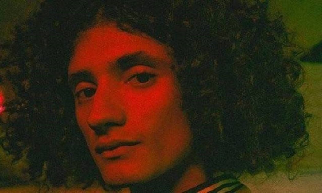 O irmão do estudante Matheus Passareli, de 21 anos, desaparecido há uma semana, disse que o estudante de artes visuais da Uerj foi executado quando entrou em uma comunidade no bairro de Piedade, Zona Norte do Rio; Gabriel Passareli recebeu informações da polícia de que o corpo teria sido queimado; o motivo do crime ainda está sendo investigado (Foto: Gustavo Conde) O irmão do estudante Matheus Passareli, de 21 anos, desaparecido há uma semana, disse que o estudante de artes visuais da Uerj foi executado quando entrou em uma comunidade no bairro de Piedade, Zona Norte do Rio; Gabriel Passareli recebeu informações da polícia de que o corpo teria sido queimado; o motivo do crime ainda está sendo investigado