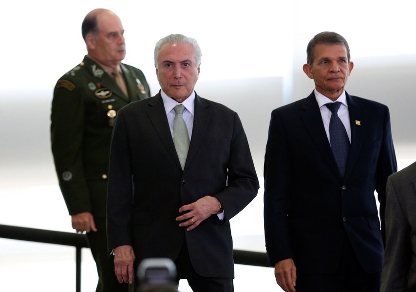 Michel Temer nomeia general Joaquim Silva e Luna para o comando do Ministério da Defesa (Foto: Paulo Emílio) Michel Temer nomeia general Joaquim Silva e Luna para o comando do Ministério da Defesa